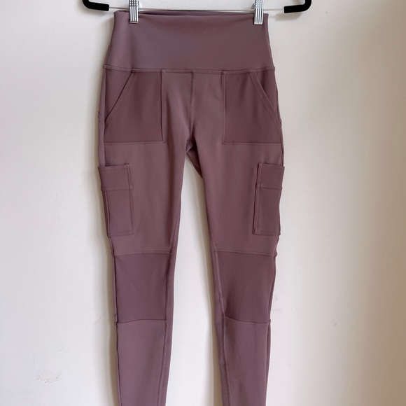 Alo Yoga High Waist Cargo Legging size small - Picture 8 of 8